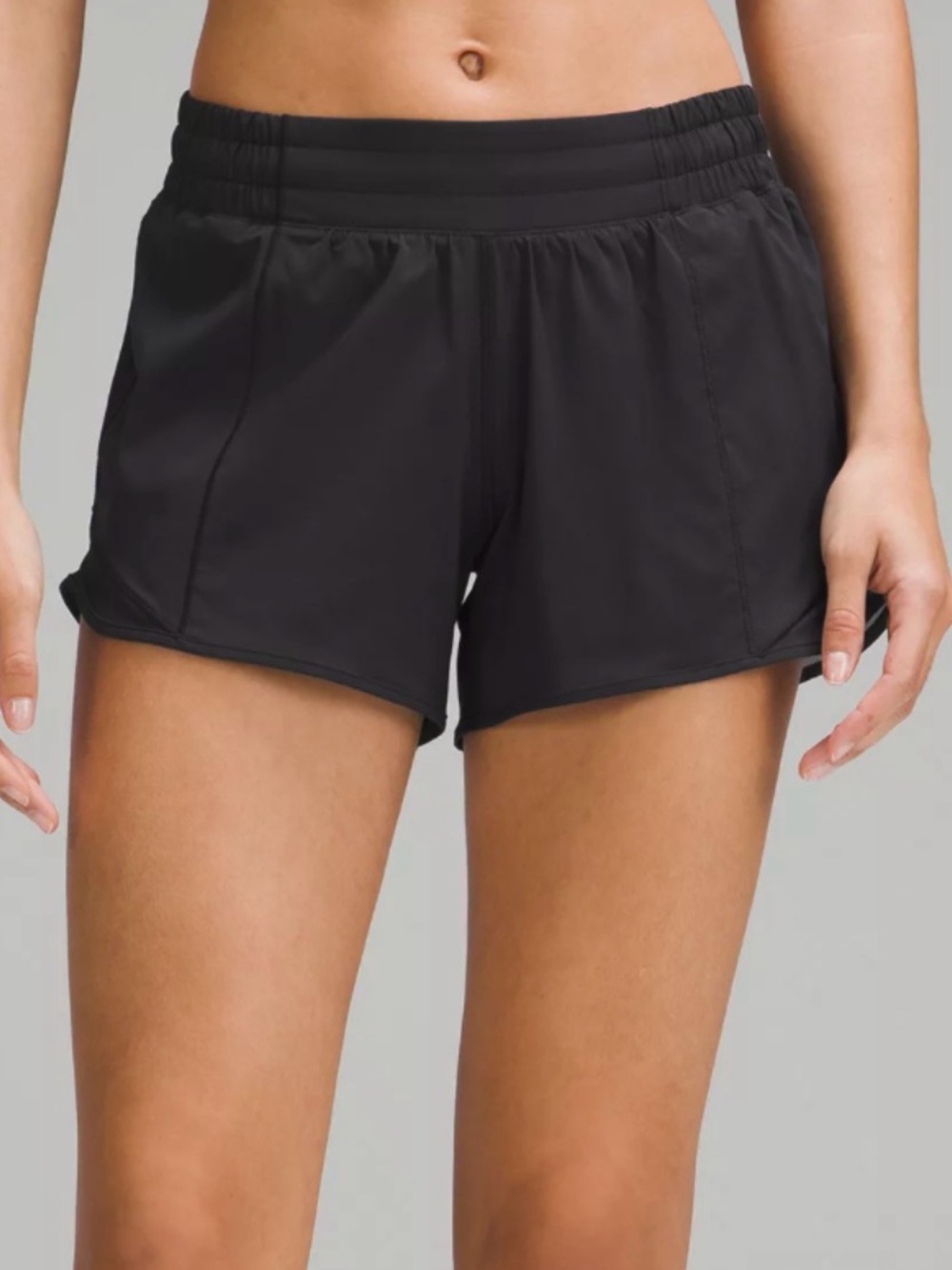 Lululemon Hotty Totty Black LR Short 4”